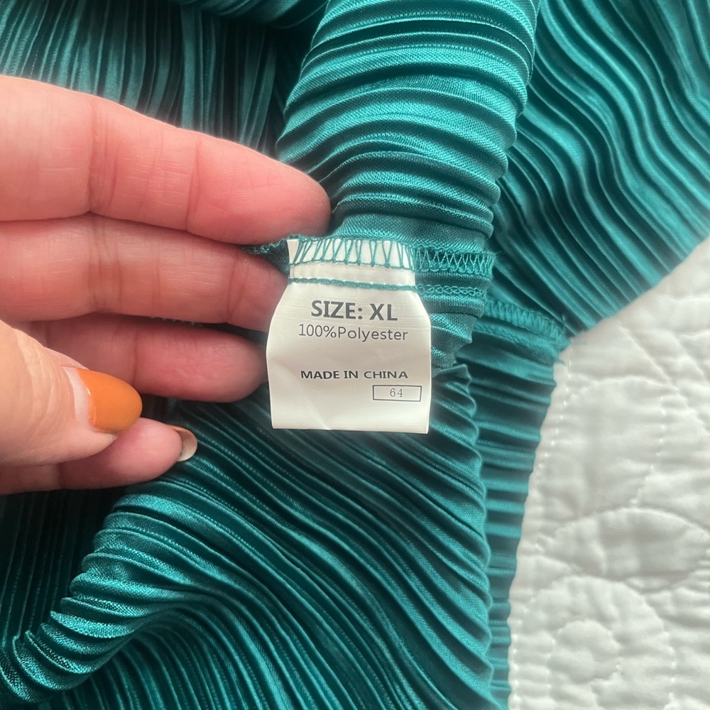 Elegant Teal Pleated Dress - Picture 7 of 10
